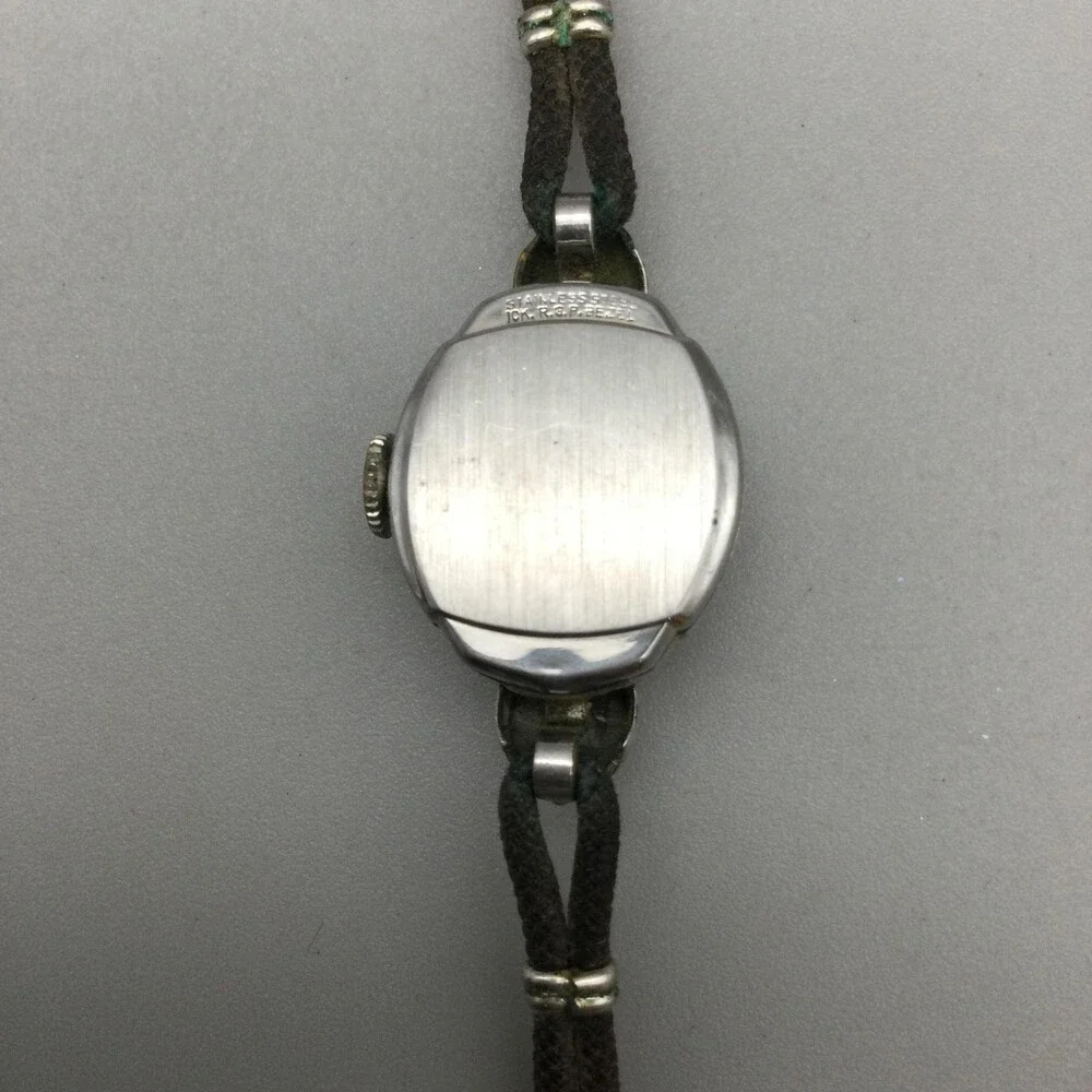 Vintage Louvic Womens Watch 16mm Silver Tone Manual 17 Jewels Swiss Made